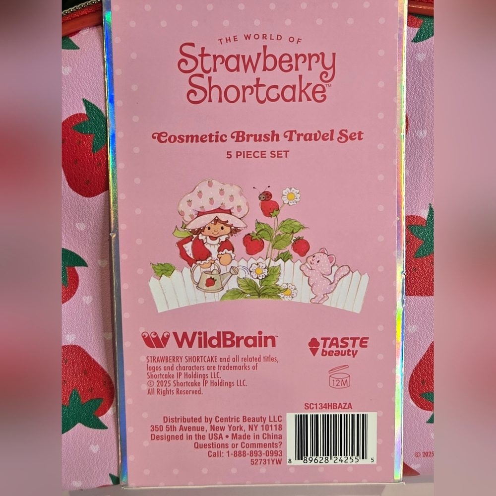 Strawberry Shortcake Cosmetic Brush Travel Set - Picture 2 of 3
